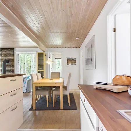 Lovely In With Kitchen בית נופש